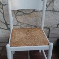 Sedia bianca bimbo/a in legno con seduta in vimini