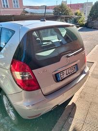 se interessa scrivere su WhatsApp 