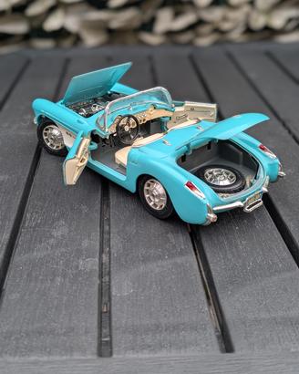 Chevrolet Corvette Cabrio del 1957  Burago 1/18  