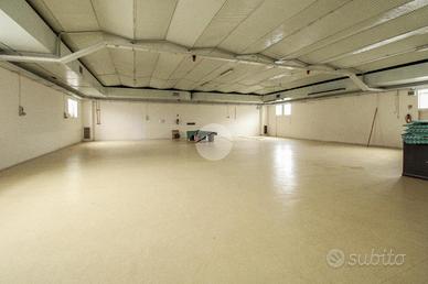 CAPANNONE A SAN COLOMBANO AL LAMBRO