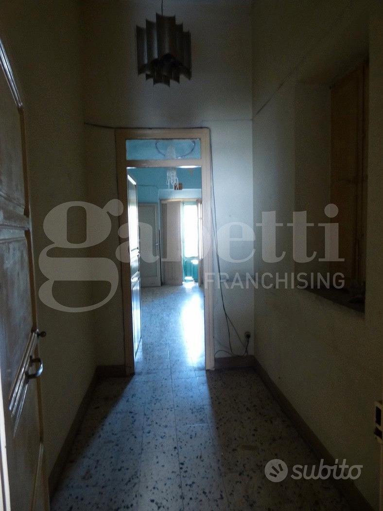 Sferracavallo in Palazzina Liberty 6 vani 153 mq - Altro