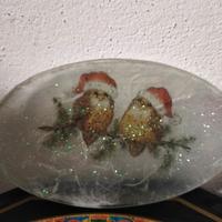 Piattino ovale con decorazioni. 