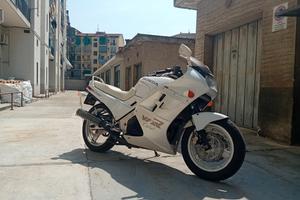 Honda VFR 750 F - Modello CARAT