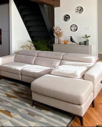 Divano sala con doppio movimento relax