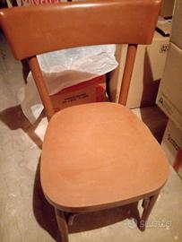 3 sedie tipo questa di legno