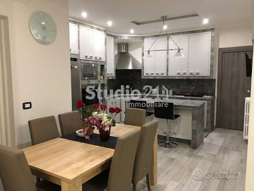 Appartamento di 130 m² con 4 locali e box auto a R