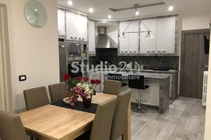 Appartamento di 130 m² con 4 locali e box auto a R