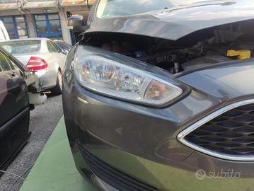 Proiettore destro FORD FOCUS del 2015