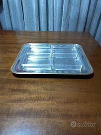 Vassoio in acciaio con vaschetta in vetro