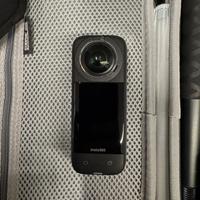 Insta360 X3 con accessori