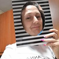 Make up artist in armocromia