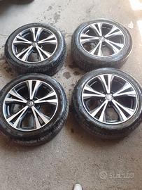 Nissan Qashqai Cerchi e Gomme 215/55/18 Estive