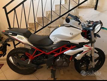 Moto Benelli BN 125