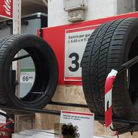 Supporto murale ruote garage 