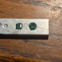 2 pietre preziose smeraldi isati