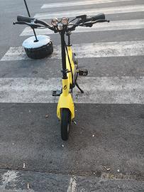 bici eletrica 500 vat fa 40 chilometri di autonomi