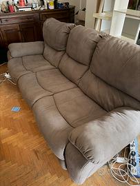 Divano 3 posti, 2 reclinabili.