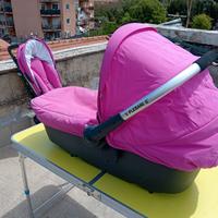 Passeggino femminile trio