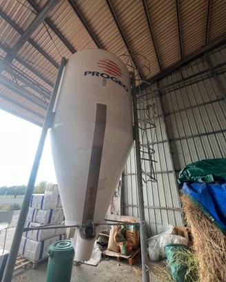 SILOS in buone condizioni