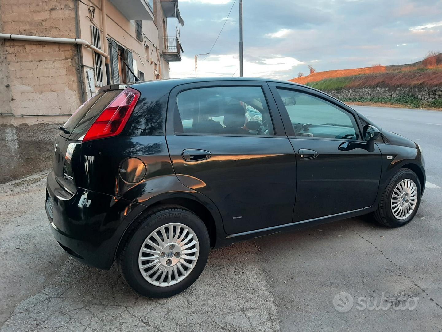 Subito - MONDO DELL'AUTO - Fiat Grande Punto Grande Punto 1.3 MJT 90 CV 5  por - Auto In vendita a Barletta-Andria-Trani