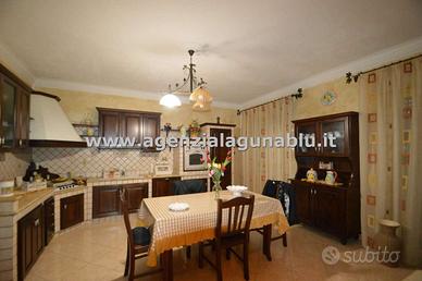 Intero stabile zona Santa Maria di Gesu'
