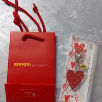 PORTACHIAVI FERRARI CUORE UFFICIALE CON SHOP BAG