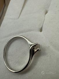 Anello solitario