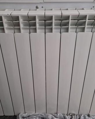 Radiatore Riscaldamento in alluminio 12 elementi