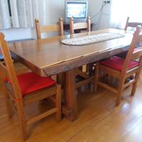 Tavolo in stile toscano e sei sedie