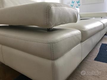 Divano in pelle Chateau d'Ax private collections