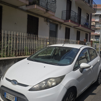 Ford fiesta bianca 1400 gpl