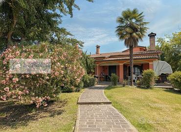 Villa singola immersa nel verde