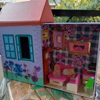 Scatola/casa con all'interno un gattino!