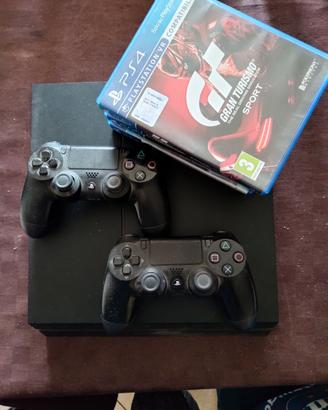 Consolle ps4 + 2 pad + 6 giochi