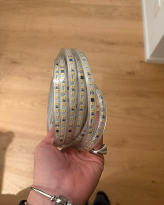 Striscia LED 220V 7 metri- Luce naturale