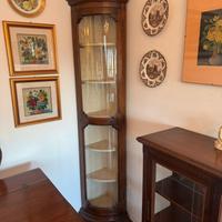 Vetrina angolare antichità