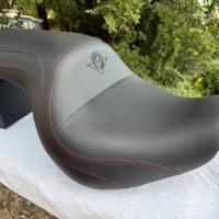Sella completamente ricostruita per Kawasaki VN900
