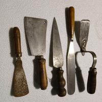 Set di strumenti antichi da lavoro