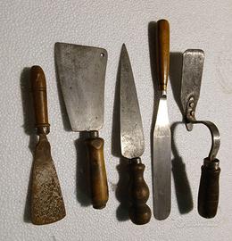 Set di strumenti antichi da lavoro