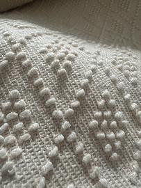 Copriletto matrimoniale sardo artigianale. NUOVO