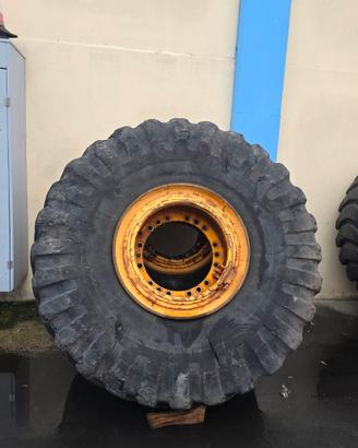 GOMME VOLVO 160