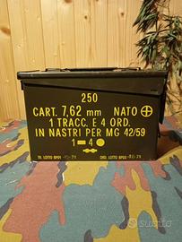 Ammo crate + 4 ammo box