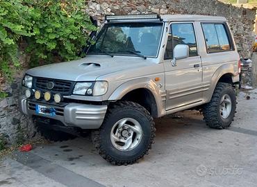 Fuoristrada Jeep Galloper 4x4 Pajero