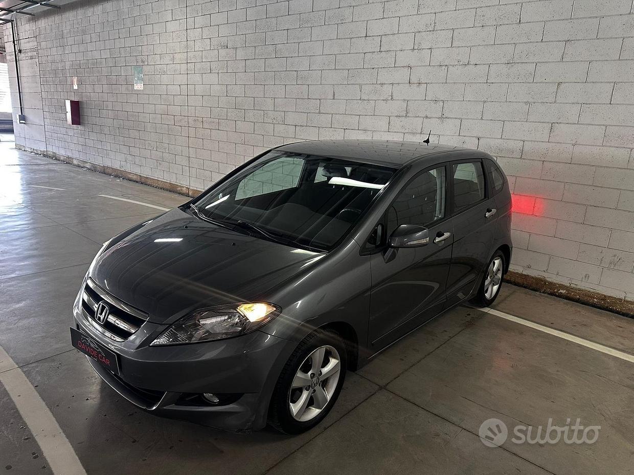 Honda FR-V