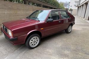 Lancia Delta S motore 1100 interni Recaro