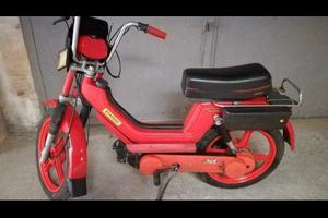 Piaggio si tuttorosso