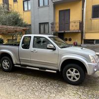 Isuzu D-Max Space Cab 4x4 3.0 LS, 12000 km reali