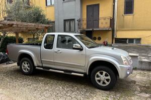 Isuzu D-Max Space Cab 4x4 3.0 LS, 12000 km reali
