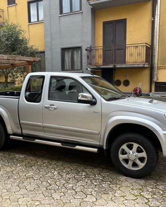 Isuzu D-Max Space Cab 4x4 3.0 LS, 12000 km reali