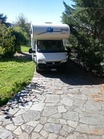 camper mansardato clima 6posti viaggio/letto 